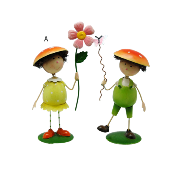 Metal garden concrete boy and girl figurine siting on mushroom moving statues cheap decorations
